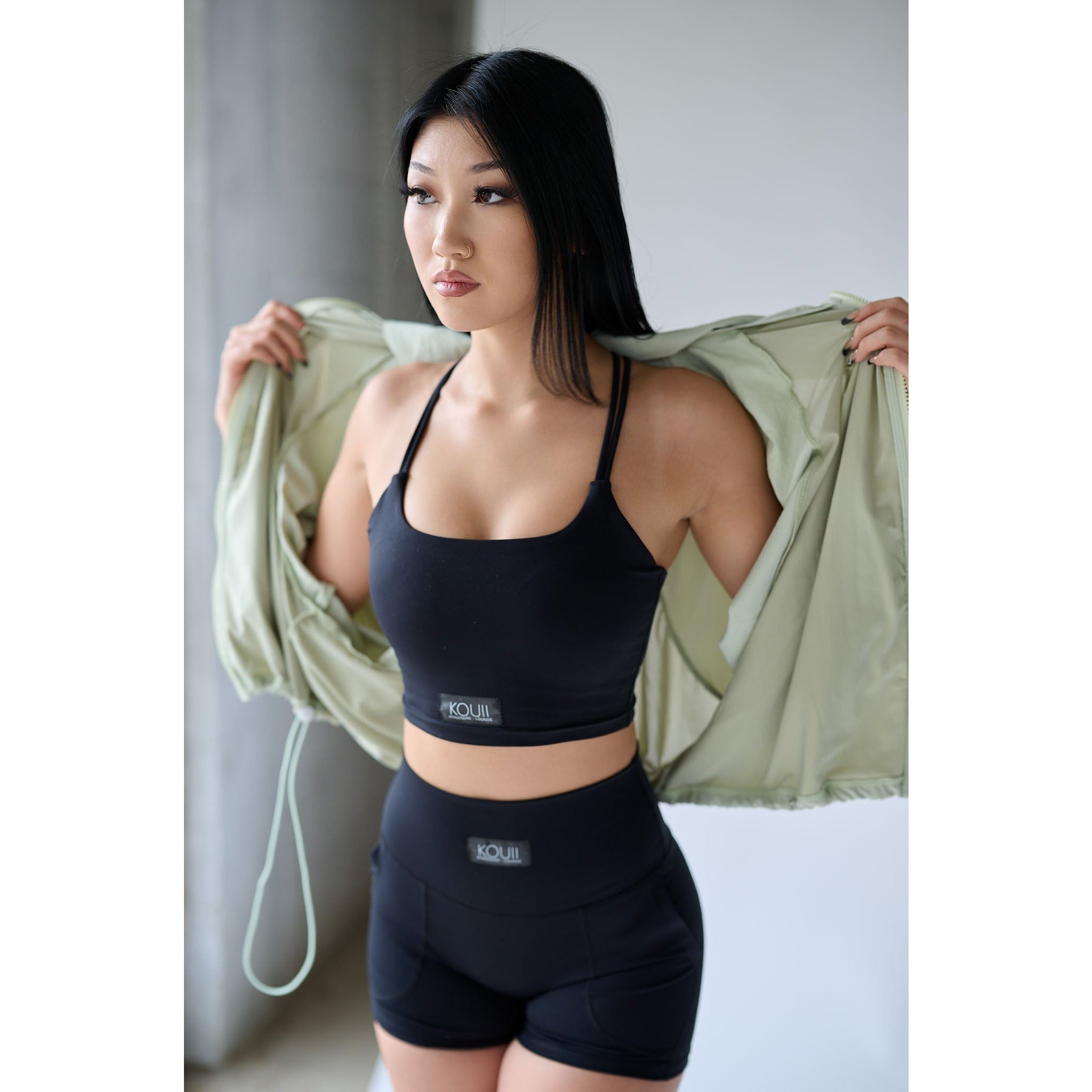 Íla Satíq Bra - KOUII