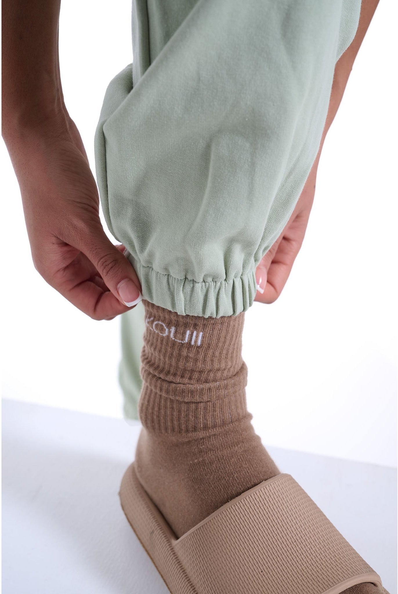 Puesa Lí Reā Joggers - KOUII